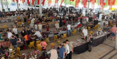 Şehitkamil Antika Pazarı Nostalji Tutkunlarını Bir Araya Getirdi