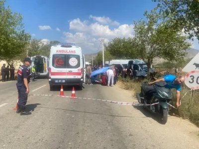 Manisa Alaşehir'de İşçi Minibüsü Ağaca Çarptı: 14 Yaralı