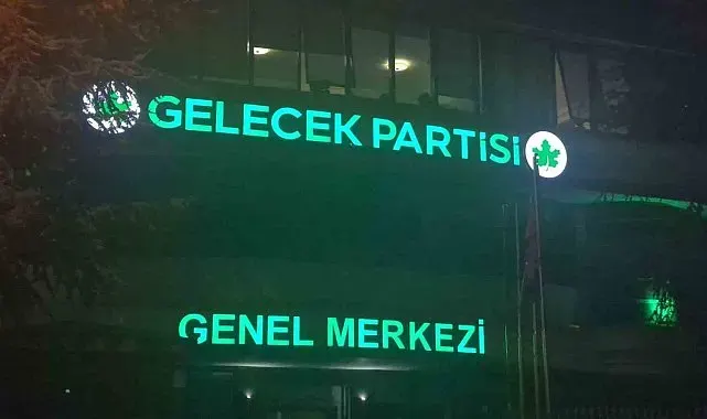 Ahmet Davutoğlu, Gelecek Partisi'nin siyasi faaliyetlerini sonlandırma kararı aldıklarını duyurdu