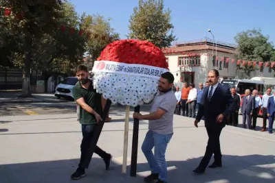 Malatya'da Ahilik Haftası Coşkusu: Atatürk Anıtı'na Çelenk Sunuldu