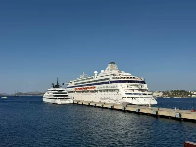 Bodrum Limanı’nda Kruvaziyer Hareketi: İki Gemide Yüzlerce Yolcu İlçe Merkezini Geziyor