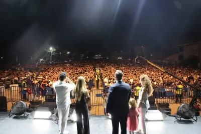 Çivril Elma Festivali Derya Uluğ Konseri ile Coşkulu Bir Şekilde Sona Erdi