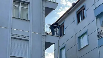 Karaman'da Balkondan Düşen 37 Yaşındaki Şahıs Hayatını Kaybetti