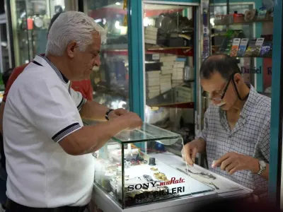 Gaziantepli Saat Ustası 56 Yıldır Teknolojiye Direnerek Zamana Ayar Veriyor