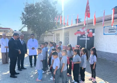 Besni’de Yeni Eğitim Öğretim Yılı Coşkusu: Öğrenciler İlk Ders Heyecanını Yaşadı