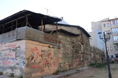 Sivas'ta Üç Asırlık Paşa Hamamı Bürokratik Engeller Yüzünden Çürümeye Terk Edildi