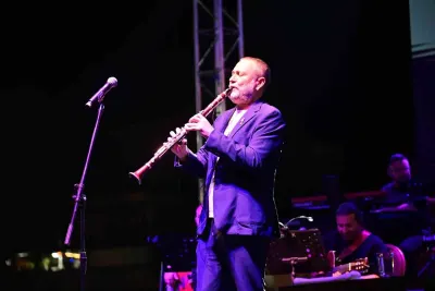 Kırkağaç’ta Kurtuluş Coşkusu ve Kavun Festivali Hüsnü Şenlendirici Konseriyle Kutlandı