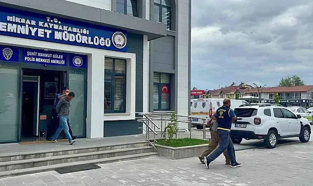 Tokat'ta lastik hırsızlığı yapan şüpheliler Sivas'ta yakalandı