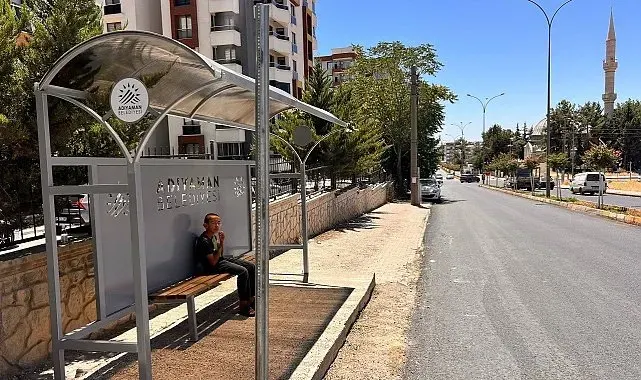 Adıyaman'da otobüs durakları yenileniyor