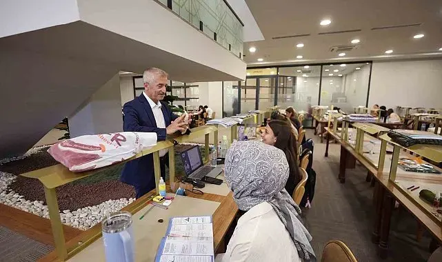 Tahmazoğlu: "Gençlerimizin her adımında yanlarındayız"