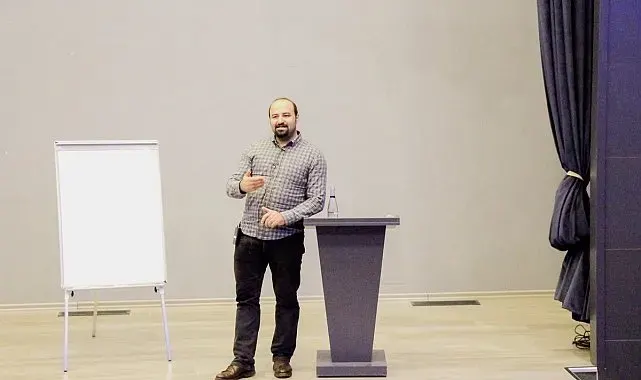 ÇOMÜ'de taciz dosyası olan akademisyenin dosyasına mahkemeden yürütmeyi durdurma kararı