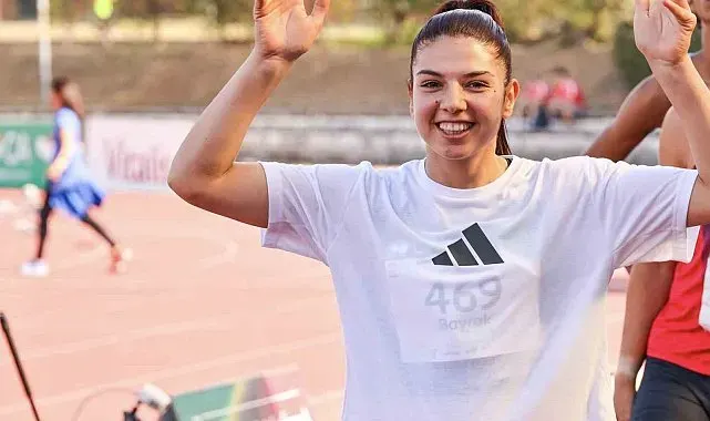 Esra Bayrak, uzun atlamada şampiyonu olarak dünyada 2. sıraya yükseldi