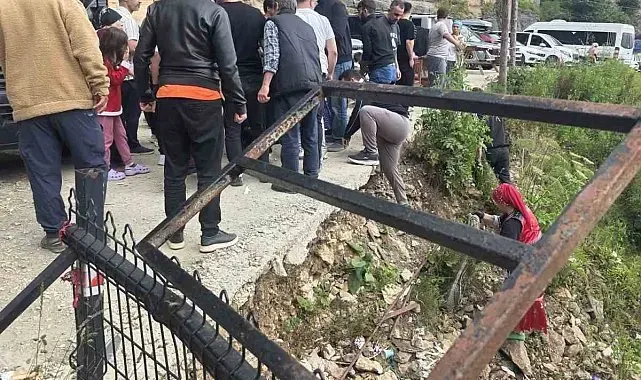 Trabzon Çal Mağarası önündeki korkuluklar kırıldı, 2 turist yamaçtan düşerek yaralandı
