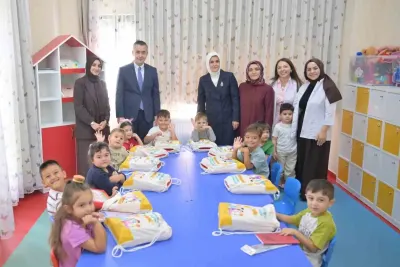 Esenyurt'ta Okulların İlk Günü Heyecanı: Başkan Vekili Can Aksoy Öğrencileri Yalnız Bırakmadı