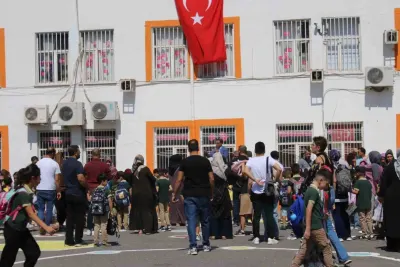 Diyarbakır’da İlk Ders Zili Çaldı: Minik Öğrencilerin Okul Heyecanı