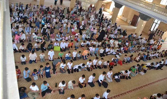 Bulanık'ta TÜGVA yaz okulu kapsamında 600 öğrenci camide buluştu