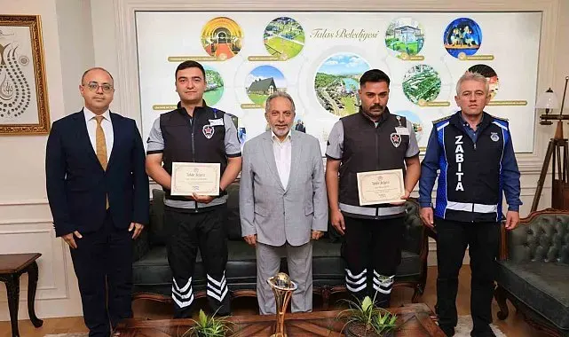 İçerisinde 700 bin TL değerinde ziynet ve döviz bulunan çantayı bulan güvenlik görevlilerine ödül