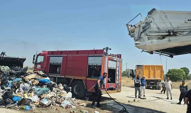 Van'da seyir halindeki çöp kamyonunda yangın