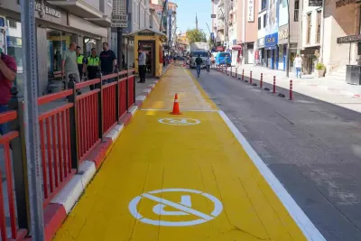 Uşak Belediyesi Kent Genelinde Yol Çizgilerini Yeniliyor