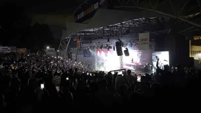 Bursa Gençlik Festivali'nde Poizi Rüzgarı: Müzik ve Eğlence Dolu Gece