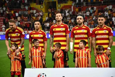Kayserispor-İstanbulspor Maçında Down Sendromlu Çocuklardan Anlamlı Seremoni