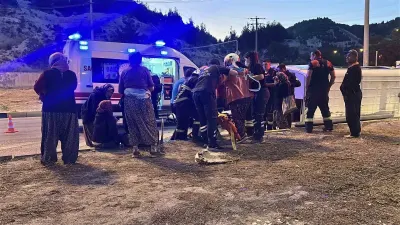 Burdur'da Tarım İşçilerini Taşıyan Minibüs Devrildi: 9 Yaralı
