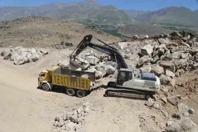Erzincan Belediyesi Bir Asır Dayanıklı Andezit Taşını Kendi Üretiyor
