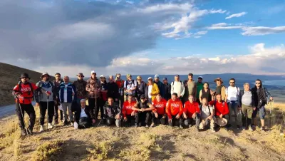 70 Doğaseverden Nemrut Kalderası İçin 40 Kilometrelik Dev Yürüyüş