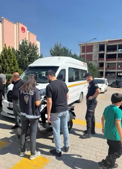 Erzincan'da Öğrencilerin Güvenliği İçin Okul Çevreleri ve Servisler Sıkı Denetimden Geçti