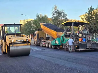 Ardahan'da Ulaşım Konforu İçin Asfalt Serim Çalışmaları Hız Kesmeden Devam Ediyor