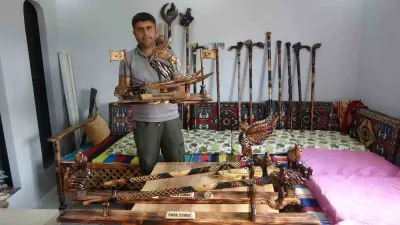 Yozgatlı Baston Ustası Müslüm Bükücü'nün El Emeği Eserleri Siyasetçilerin Gözdesi Oldu