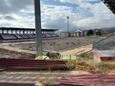 Bilecik'in Stat Hasreti 12 Yıla Çıktı: Edebali Stadı'nda Çalışmalar Yine Durdu