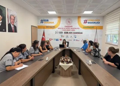 Eskişehir'de Gençlik ve Spor Müdürlüğü Personeline Bağımlılıkla Mücadele Eğitimi Verildi