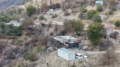 Kozan'daki Orman Yangınında Evleri Yanan Afetzedelere Konteyner Desteği