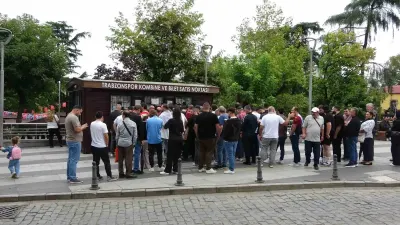 Trabzonspor - Galatasaray Maçı Biletleri Satışa Çıktı: Taraftarlardan Yoğun İlgi