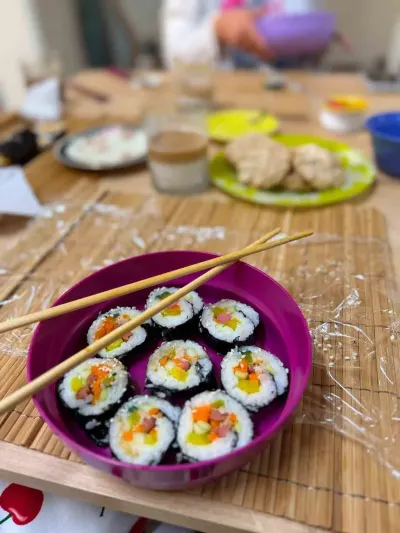 Tavşanlılı Gençlerden Uzak Doğu'ya Lezzet Köprüsü: Gimbap Atölyesi Düzenlendi
