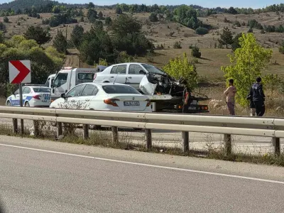 Kastamonu'da Korkunç Kaza: Otomobil Elektrik Direğine Çarptı, 2 Yaralı