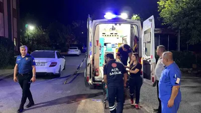 Adıyaman'da Feci Kaza: Kontrolden Çıkan Otomobil Kaldırımdakine Çarptı