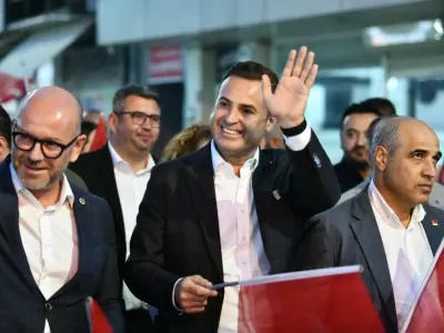 Başkan Ahmet Akın, Manyas’ın Kurtuluşunun 104. Yıl Dönümünde Fener Alayına Katıldı