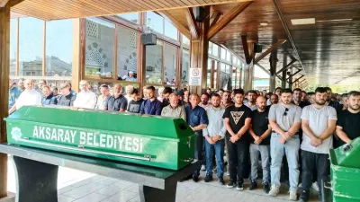 Aksaray'da 5. kattan düşerek hayatını kaybeden Zeynep Nazlı son yolculuğuna uğurlandı