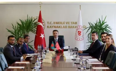 Bakan Bayraktar, Bangladeş Büyükelçisi Haq ile Enerji İş Birliğini Görüştü