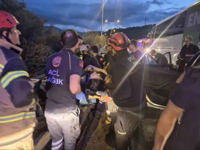 İstanbul-İzmir Otoyolu'nda Zincirleme Kaza: 5 Otomobil, Otobüs ve Tır Birbirine Girdi, 11 Yaralı