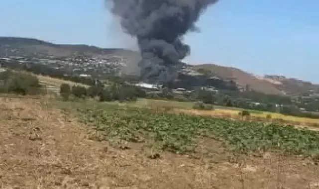 Çatalca'da bulunan bir iş yerinde yangın çıktı. Olay yerine çok sayıda itfaiye ekibi sevk edildi.