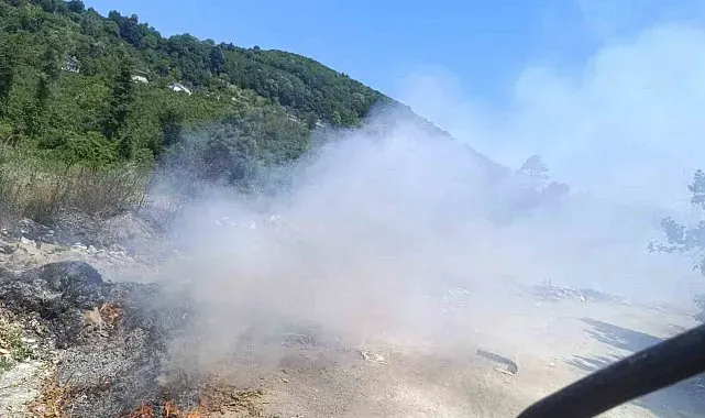 Mollabey yolunda çöplük yangını paniğe neden oldu
