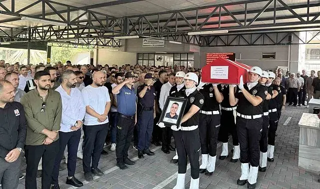 Kalp krizi sonucu hayatını kaybeden polis memuru son yolculuğuna uğurlandı