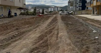 Boyabat Çamlıca Mahallesi’nde Yol ve Kaldırım Çalışmaları Başlatıldı