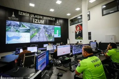 İzmir'de Okul Trafiği İZUM Tarafından Anlık Olarak Denetleniyor