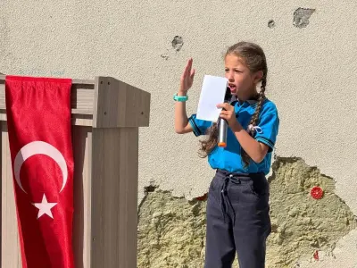 Erzincan Refahiye'de İlköğretim Haftası Kutlamasında Okulun Bakımsız Hali Dikkat Çekti