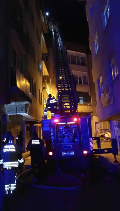 Bingöl'de Baca Yangını Paniği: İtfaiyenin Hızlı Müdahalesiyle Facia Önlenendi