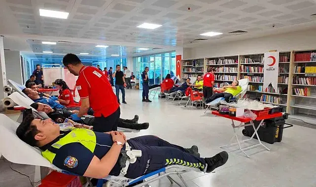 Tekirdağ'da polis ve jandarmadan örnek dayanışma: Kızılay'a kan bağışı